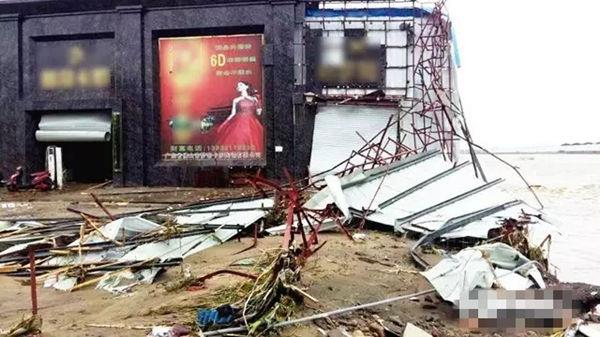 河北某陶瓷企业被暴风雨刮毁的展厅