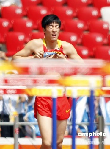 韩寒看刘翔退赛:让他带伤跑是超女的煽情精神