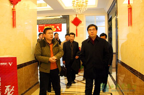大唐电信与中船重工客商来夹考察陶瓷产业发展